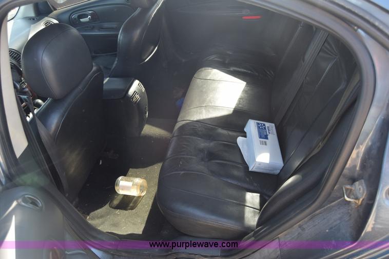 image for item J7099 2002 Chrysler Concorde LXI