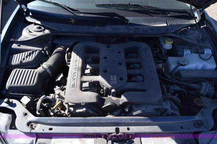 image for item J7099 2002 Chrysler Concorde LXI