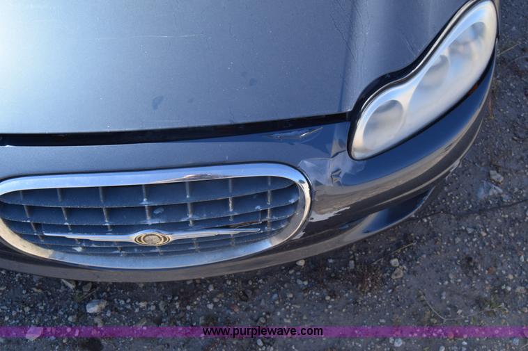 image for item J7099 2002 Chrysler Concorde LXI