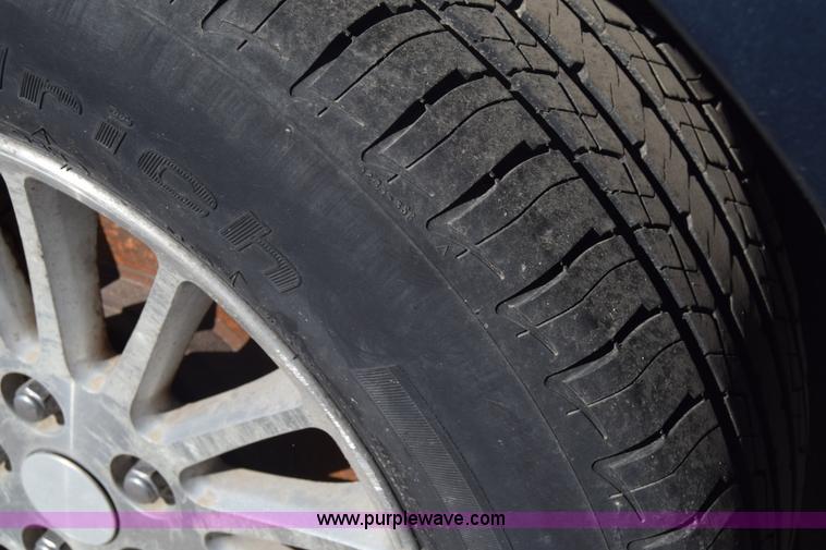 image for item J7099 2002 Chrysler Concorde LXI