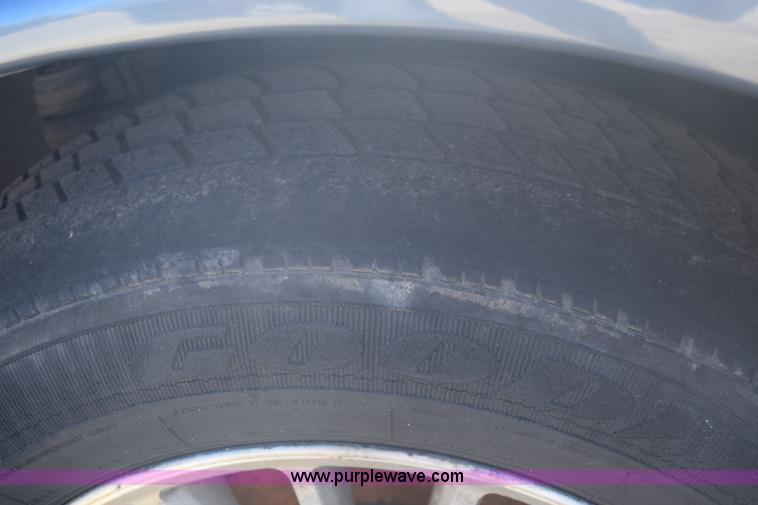 image for item J7099 2002 Chrysler Concorde LXI