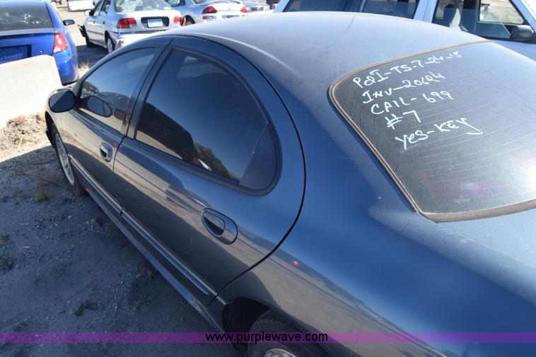 image for item J7099 2002 Chrysler Concorde LXI