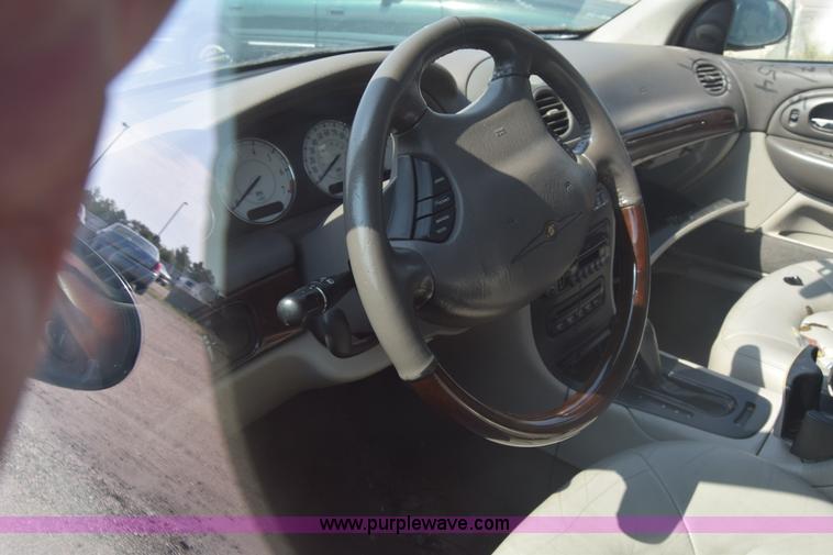 image for item J7238 2002 Chrysler 300M