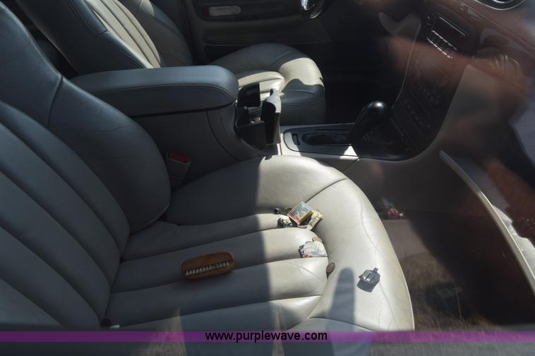 image for item J7238 2002 Chrysler 300M