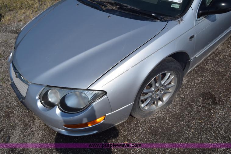 image for item J7238 2002 Chrysler 300M