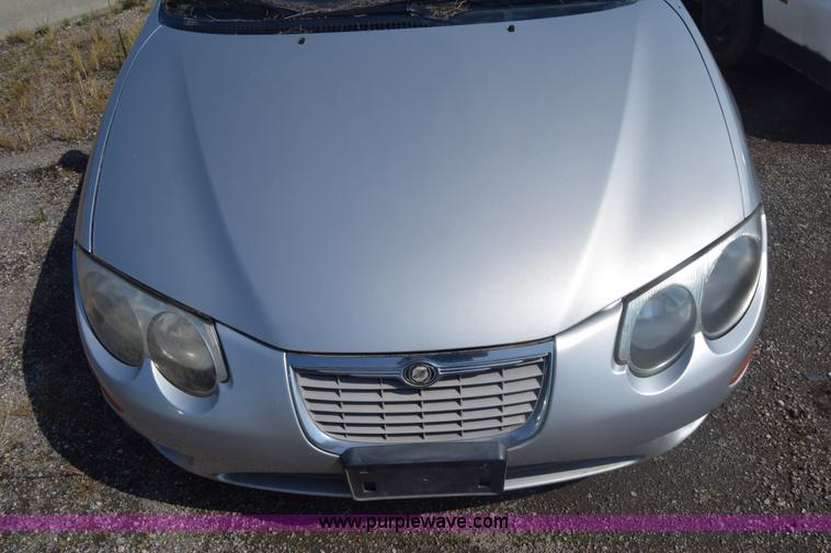 image for item J7238 2002 Chrysler 300M