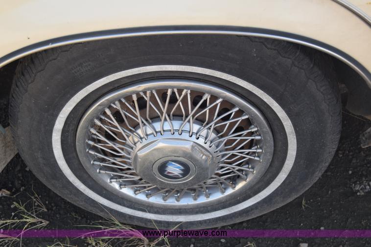 image for item J7239 1986 Buick LeSabre Limited