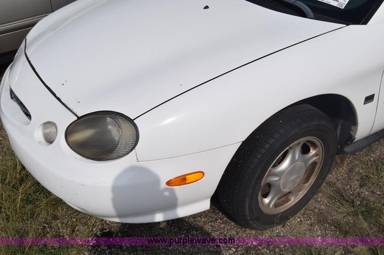 image for item J7241 1998 Ford Taurus LX