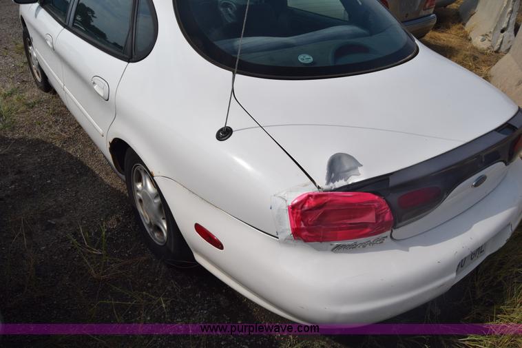 image for item J7241 1998 Ford Taurus LX