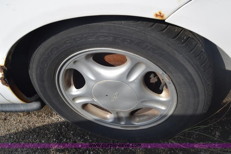 image for item J7241 1998 Ford Taurus LX