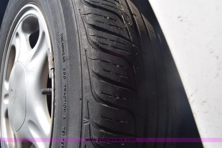 image for item J7241 1998 Ford Taurus LX