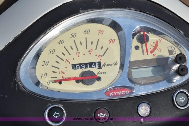 image for item J7242 2005 Kymc People moped