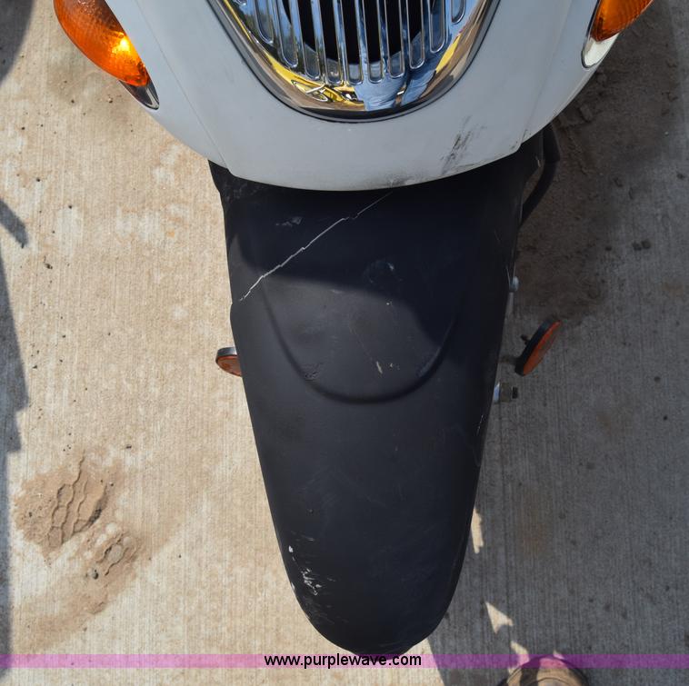 image for item J7242 2005 Kymc People moped