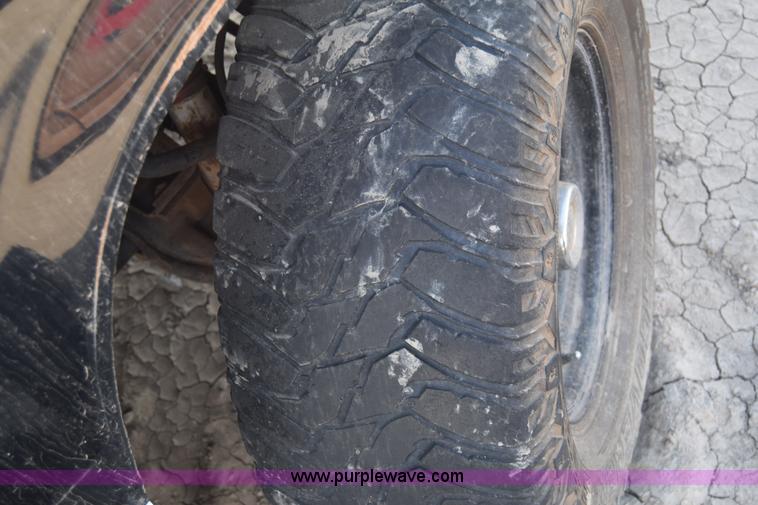 image for item J8009 1999 GMC Yukon SLE SUV