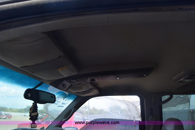 image for item J8009 1999 GMC Yukon SLE SUV