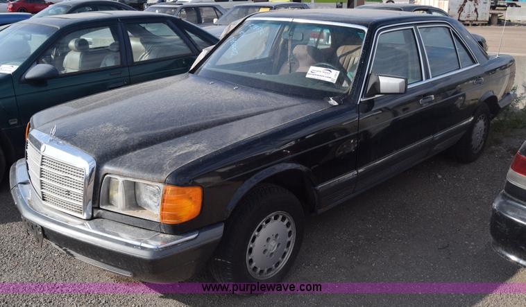 image for item J8010 1982 Mercedes Benz 300 SD