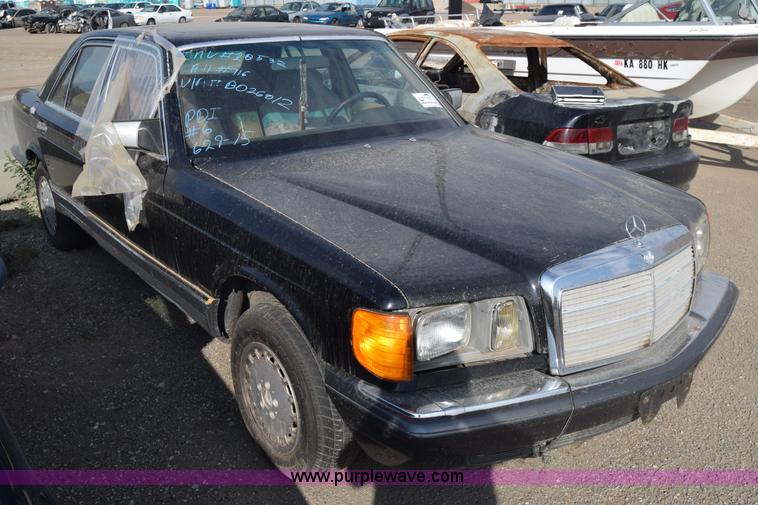 image for item J8010 1982 Mercedes Benz 300 SD