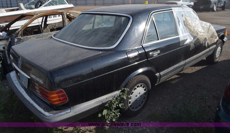 image for item J8010 1982 Mercedes Benz 300 SD