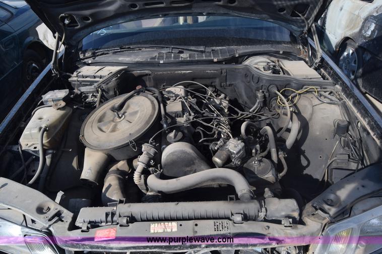 image for item J8010 1982 Mercedes Benz 300 SD