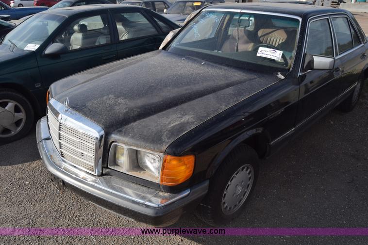 image for item J8010 1982 Mercedes Benz 300 SD
