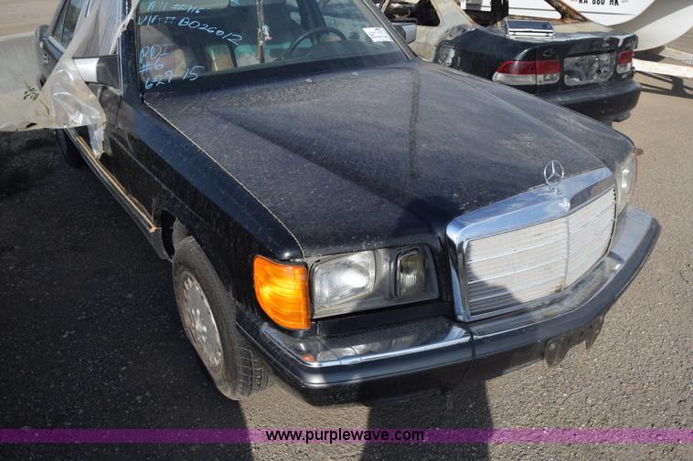 image for item J8010 1982 Mercedes Benz 300 SD