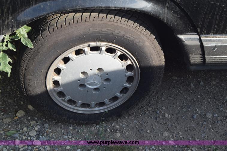 image for item J8010 1982 Mercedes Benz 300 SD