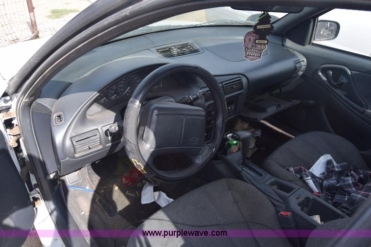 image for item J8011 2002 Chevrolet Cavalier