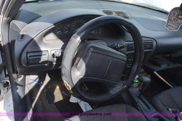 image for item J8011 2002 Chevrolet Cavalier