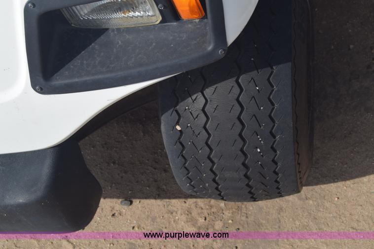 image for item J8012 1999 Yamaha golf cart