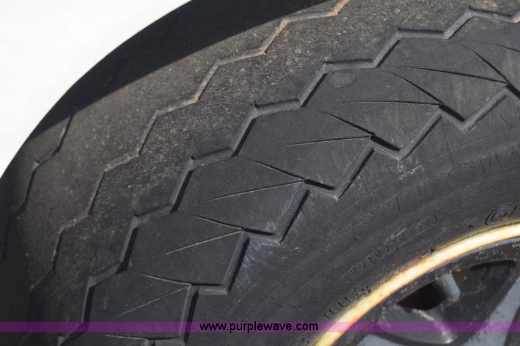 image for item J8012 1999 Yamaha golf cart