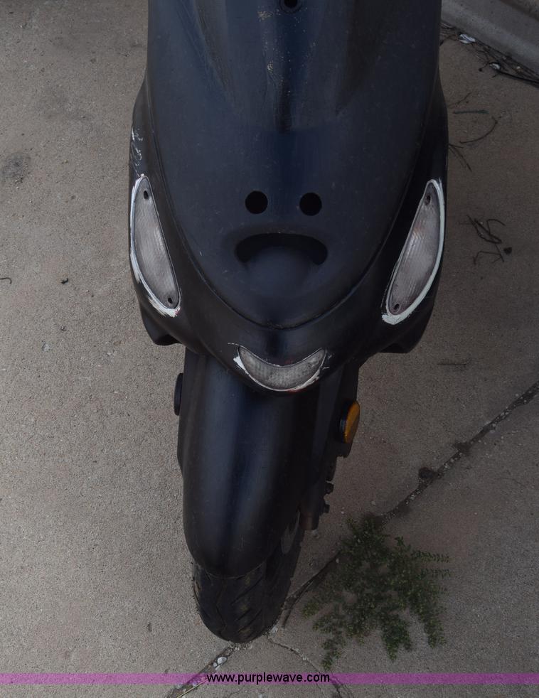 image for item J8013 2013 Bashen TPGS-805 moped