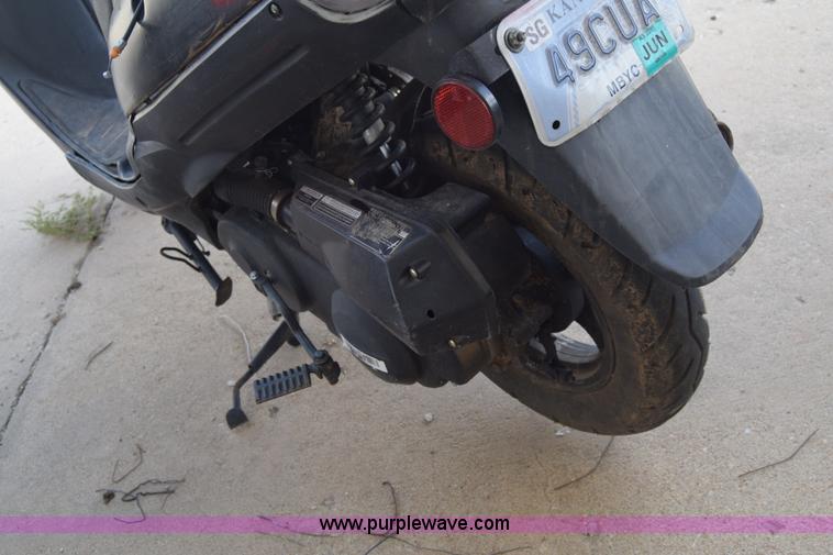 image for item J8013 2013 Bashen TPGS-805 moped