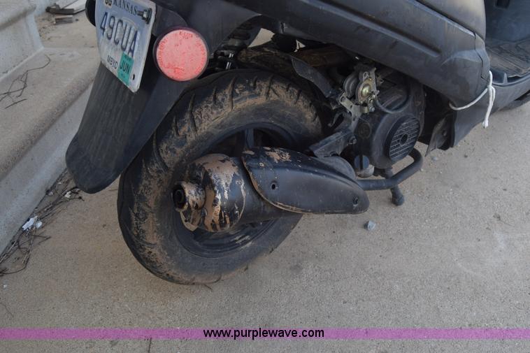 image for item J8013 2013 Bashen TPGS-805 moped