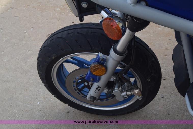 image for item J8014 2007 Basham MC60 moped