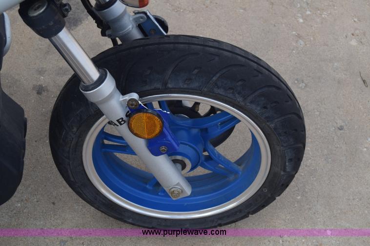 image for item J8014 2007 Basham MC60 moped