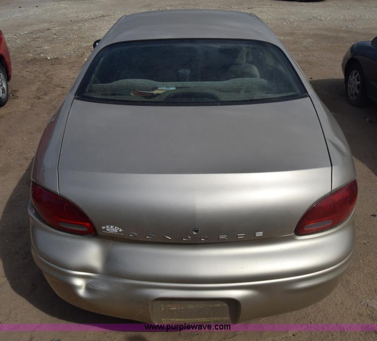 image for item J8015 2000 Chrysler Concorde