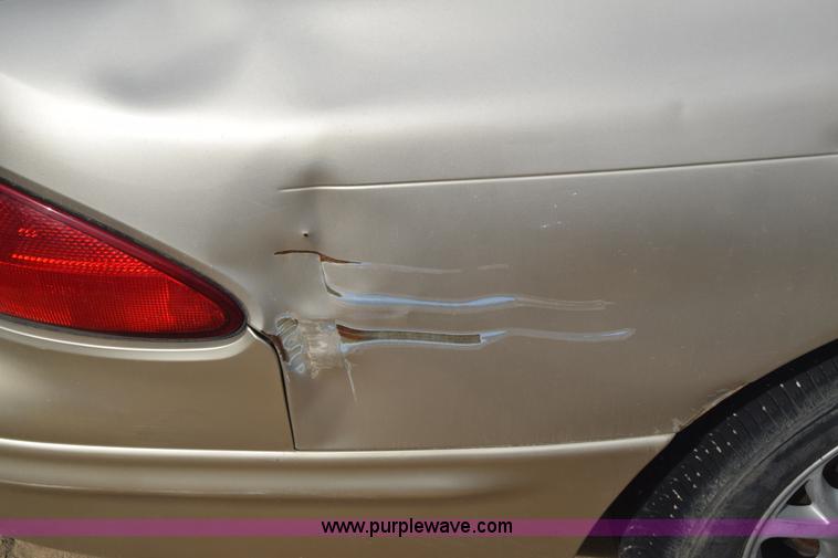 image for item J8015 2000 Chrysler Concorde