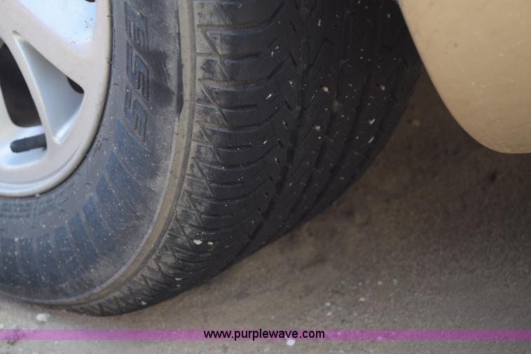 image for item J8015 2000 Chrysler Concorde