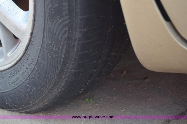 image for item J8015 2000 Chrysler Concorde