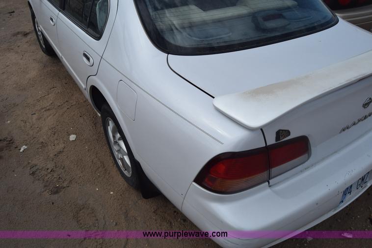 image for item J8018 1997 Nissan Maxima