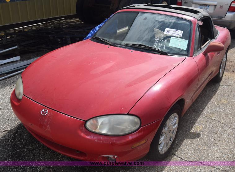 image for item J8023 1999 Mazda MX-5 Miata