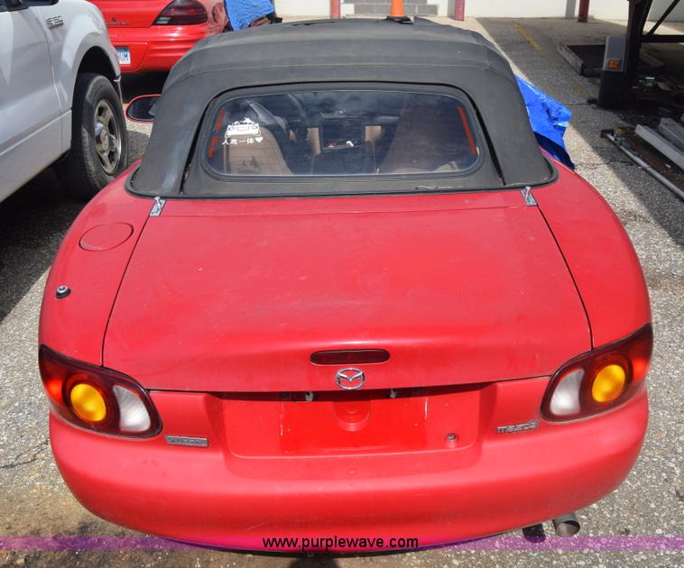 image for item J8023 1999 Mazda MX-5 Miata