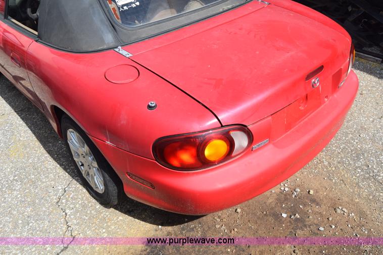 image for item J8023 1999 Mazda MX-5 Miata
