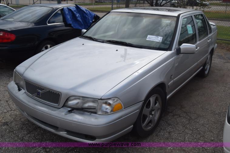 image for item J8024 1999 Volvo S70 T5