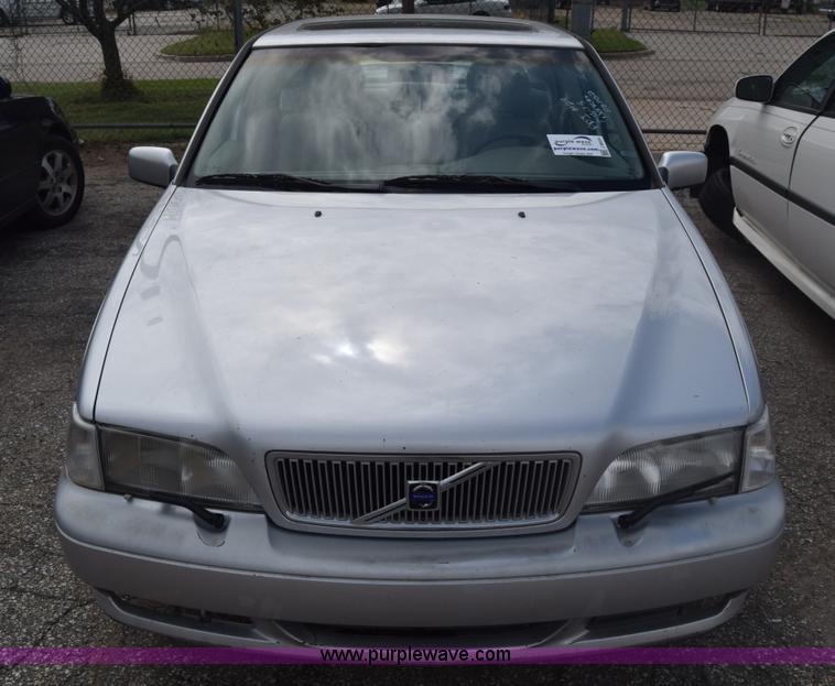 image for item J8024 1999 Volvo S70 T5