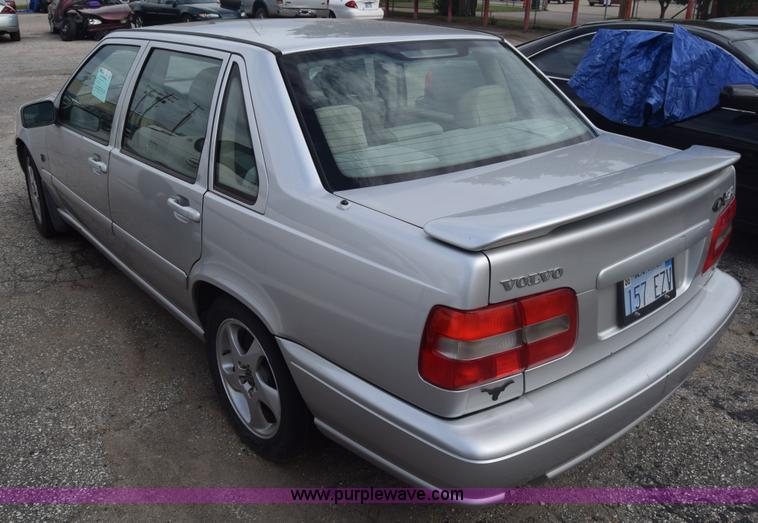 image for item J8024 1999 Volvo S70 T5
