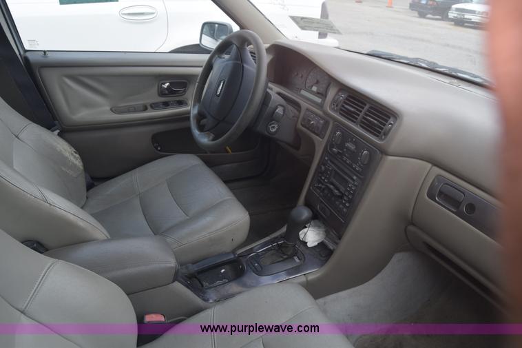 image for item J8024 1999 Volvo S70 T5