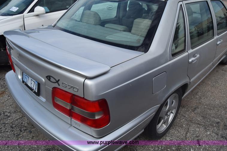 image for item J8024 1999 Volvo S70 T5