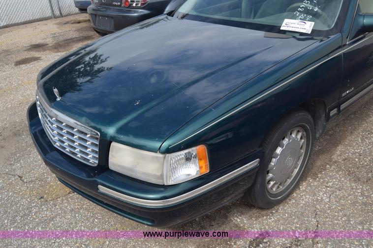 image for item J8025 1997 Cadillac DeVille