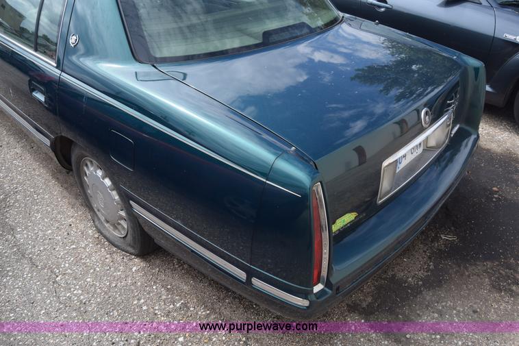 image for item J8025 1997 Cadillac DeVille